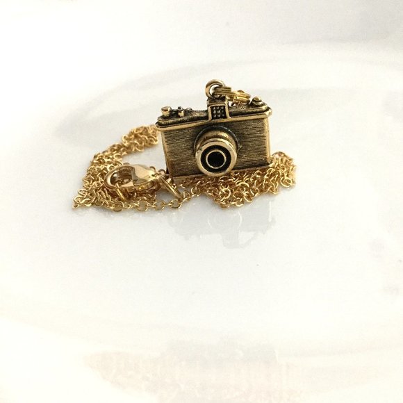 Miniature Camera Old Fashioned Old School Film Camera Photography Charm Necklace - Picture 9 of 10